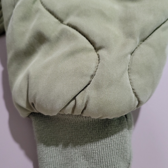 BLANK NYC Women's Quilted Drop Shoulder Jacket Size Sm Burnt Sage Oversized - Picture 9 of 13